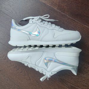 White and silver iridescent Nike heritage style shoes (Women's 9.5)